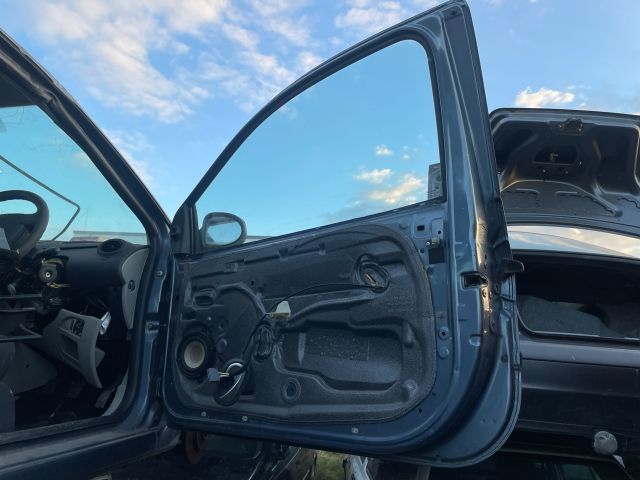 bontott RENAULT TWINGO II Jobb első Ajtó (Üres lemez)