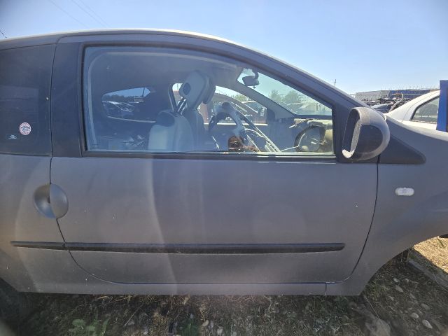 bontott RENAULT TWINGO II Jobb első Ajtó (Üres lemez)