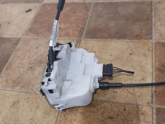 bontott RENAULT TWINGO II Jobb első Ajtózár