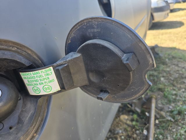 bontott RENAULT TWINGO II Tankajtó