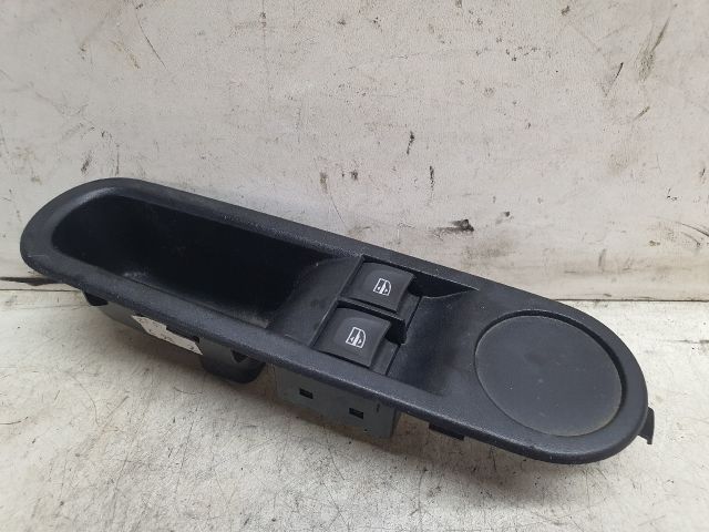 bontott RENAULT TWINGO III Ablakemelő Kapcsoló Négyes / Kettes