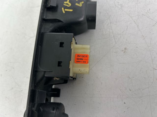 bontott RENAULT TWINGO III Bal első Ablakemelő Kapcsoló