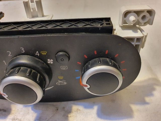 bontott RENAULT TWINGO III Fűtéskapcsoló (manuális klímás)