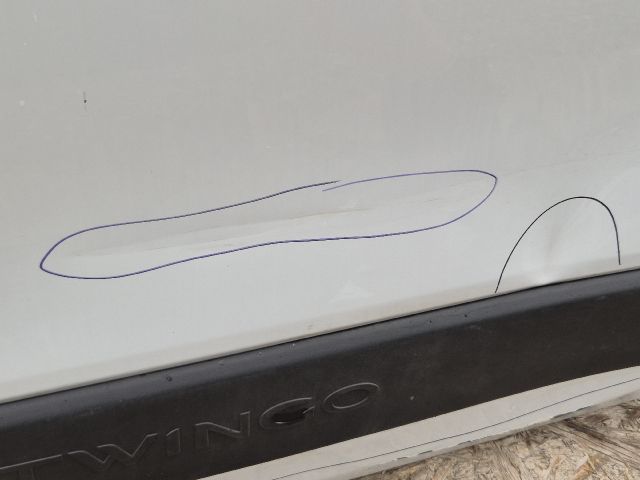 bontott RENAULT TWINGO III Jobb hátsó Ajtó (Üres lemez)