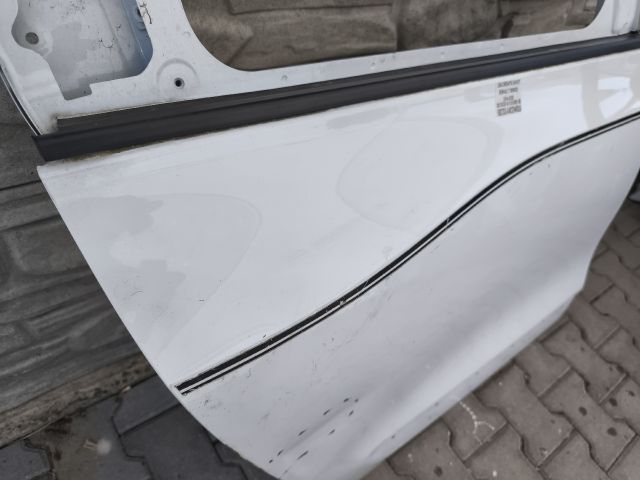 bontott RENAULT TWINGO III Jobb hátsó Ajtó (Üres lemez)