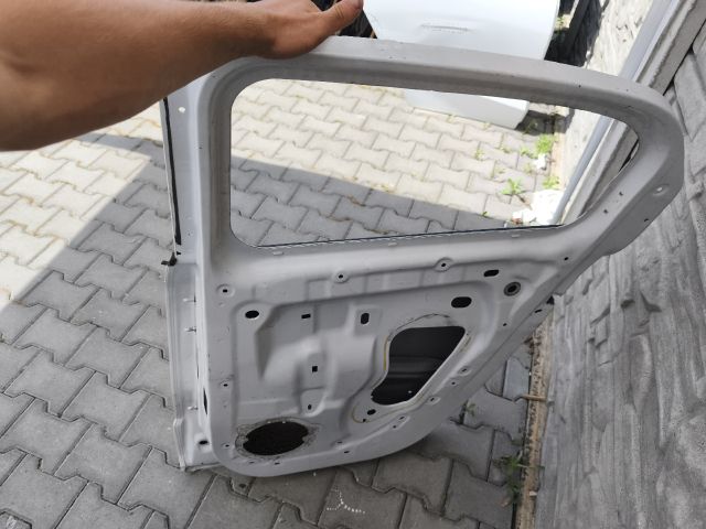 bontott RENAULT TWINGO III Jobb hátsó Ajtó (Üres lemez)