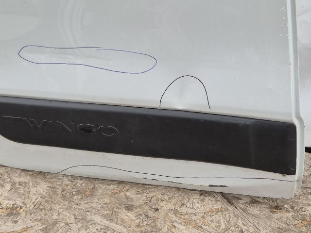 bontott RENAULT TWINGO III Jobb hátsó Ajtó (Üres lemez)