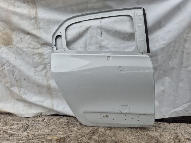 bontott RENAULT TWINGO III Jobb hátsó Ajtó (Üres lemez)