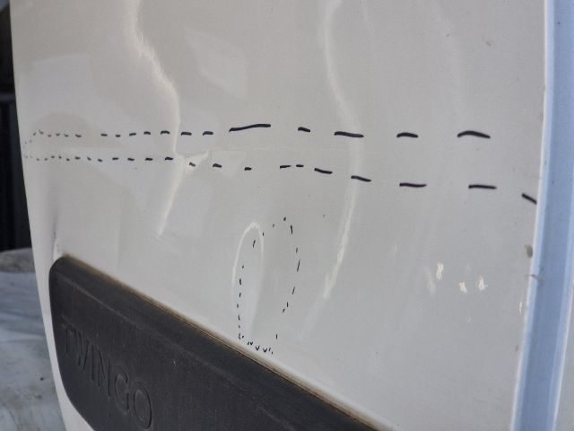 bontott RENAULT TWINGO III Jobb hátsó Ajtó (Üres lemez)