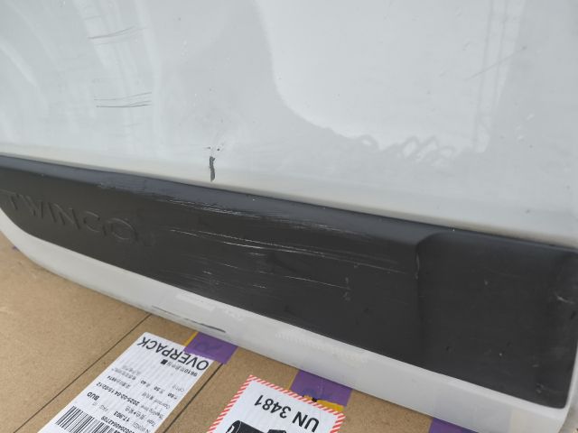 bontott RENAULT TWINGO III Jobb hátsó Ajtó (Üres lemez)