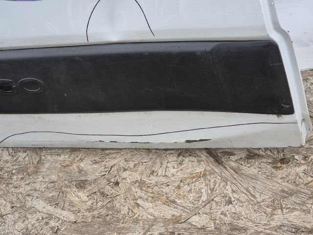 bontott RENAULT TWINGO III Jobb hátsó Ajtó (Üres lemez)