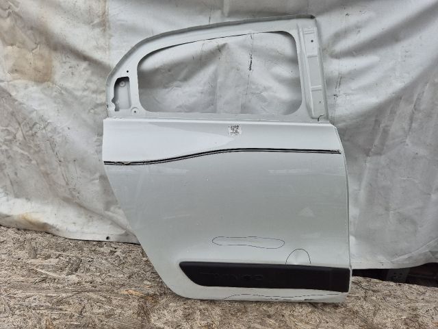 bontott RENAULT TWINGO III Jobb hátsó Ajtó (Üres lemez)