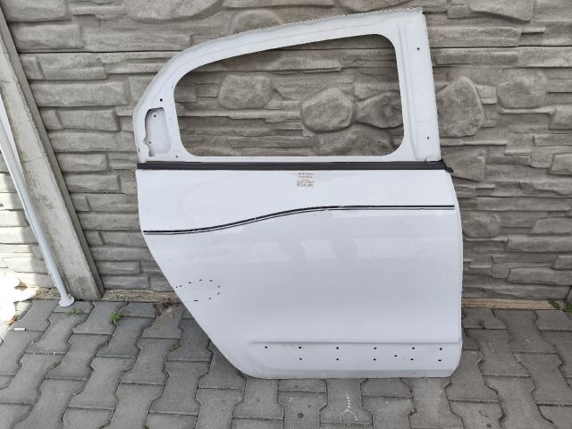 bontott RENAULT TWINGO III Jobb hátsó Ajtó (Üres lemez)