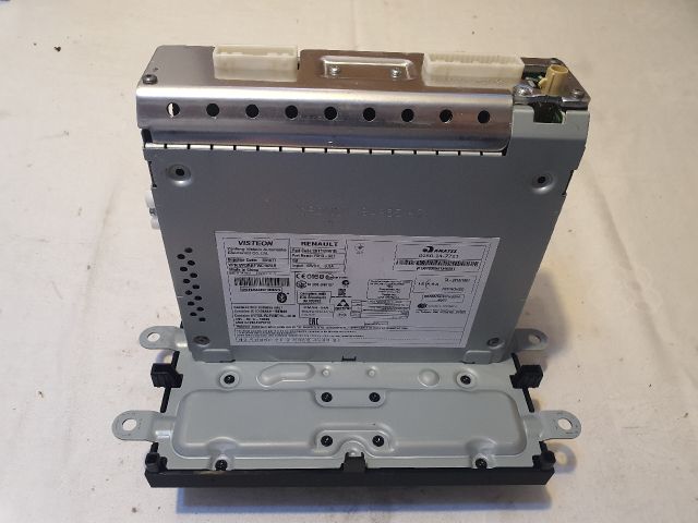 bontott RENAULT TWINGO III Rádió / CD