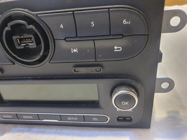 bontott RENAULT TWINGO III Rádió / CD