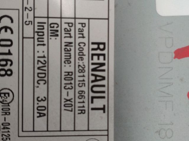 bontott RENAULT TWINGO III Rádió / CD