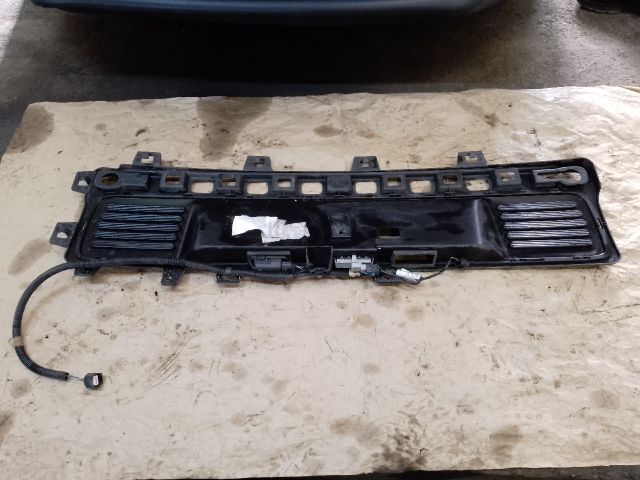 bontott RENAULT TWINGO III Rendszámtábla Tartó