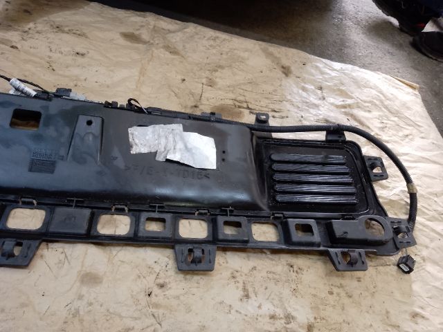 bontott RENAULT TWINGO III Rendszámtábla Tartó