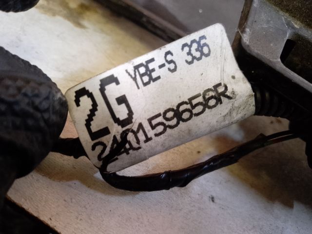 bontott RENAULT TWINGO III Rendszámtábla Tartó