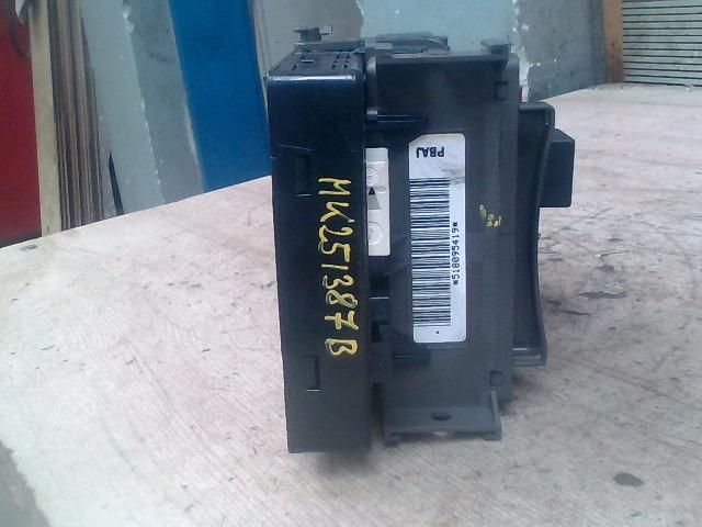 bontott RENAULT VEL SATIS Biztosítéktábla Utastér