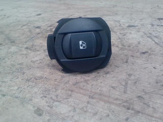 bontott RENAULT VEL SATIS Jobb első Ablakemelő Kapcsoló