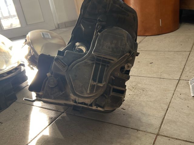 bontott RENAULT VEL SATIS Jobb Fényszóró