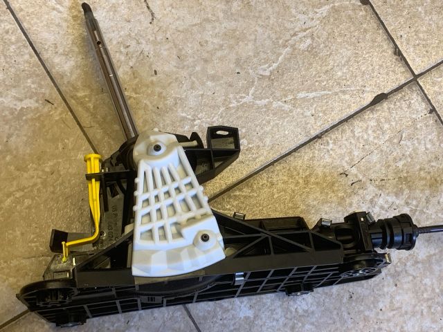 bontott RENAULT ZOE Automata Váltókar