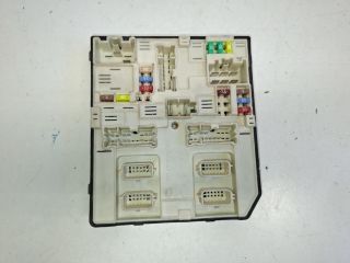 bontott RENAULT ZOE Biztosítéktábla Motortér