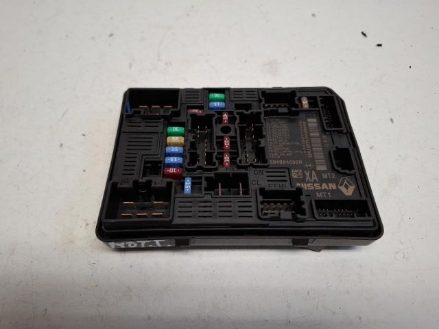 bontott RENAULT ZOE Biztosítéktábla Motortér