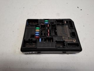 bontott RENAULT ZOE Biztosítéktábla Motortér