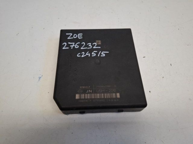 bontott RENAULT ZOE Biztosítéktábla Motortér