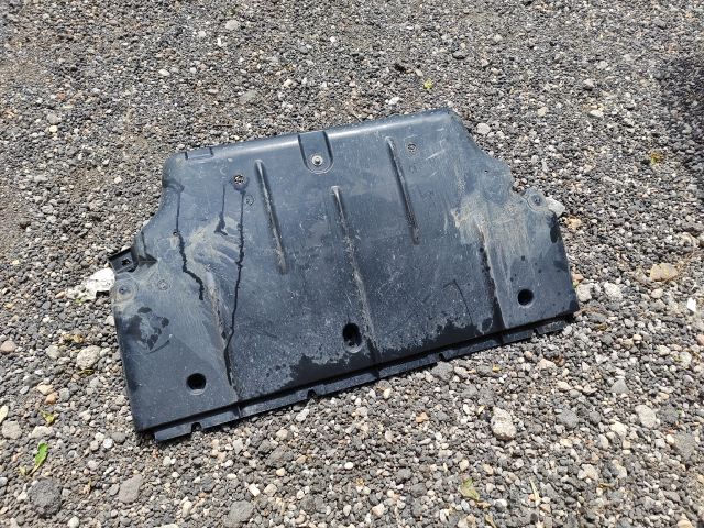 bontott RENAULT ZOE Alsó Hűtő Légterelő