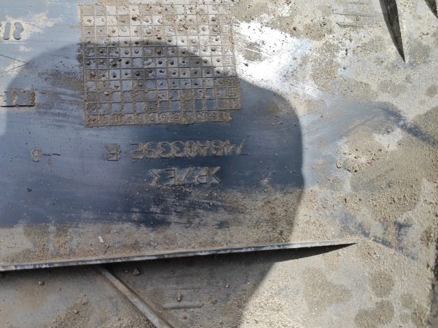 bontott RENAULT ZOE Alsó Hűtő Légterelő