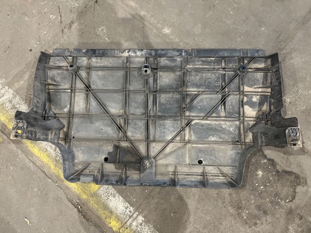 bontott RENAULT ZOE Alsó Motorburkolat