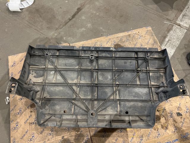 bontott RENAULT ZOE Alsó Motorburkolat