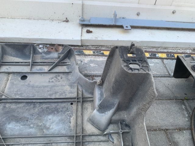 bontott RENAULT ZOE Alsó Motorburkolat