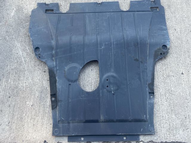 bontott RENAULT ZOE Alsó Motorburkolat