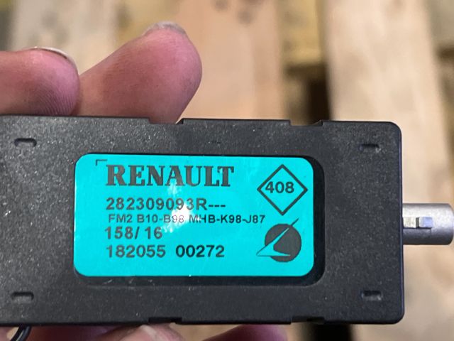 bontott RENAULT ZOE Antenna Erősítő