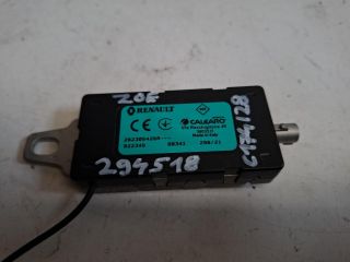bontott RENAULT ZOE Antenna Erősítő