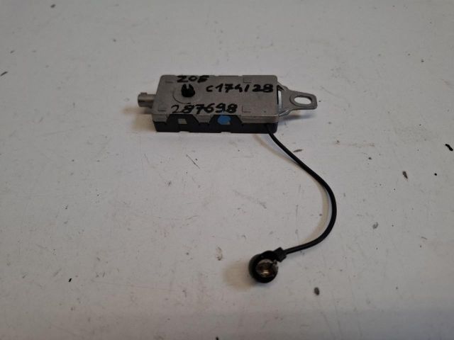 bontott RENAULT ZOE Antenna Erősítő