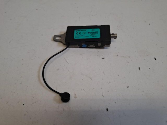 bontott RENAULT ZOE Antenna Erősítő