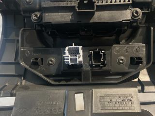 bontott RENAULT ZOE Bal Alsó Műszerfal Burkolat