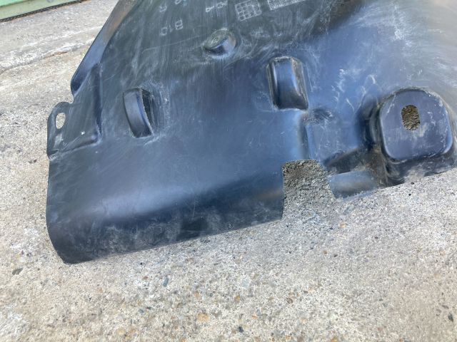 bontott RENAULT ZOE Bal első Hátsó Dobbetét (Kerékjárati, Műanyag)