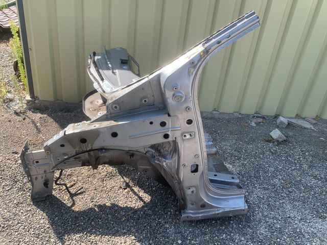 bontott RENAULT ZOE Bal első Negyed Karosszéria Csomag