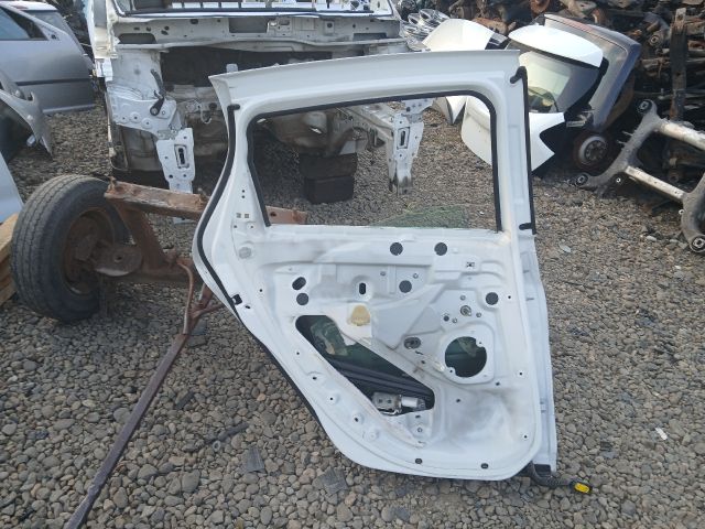 bontott RENAULT ZOE Bal hátsó Ajtó (Üres lemez)