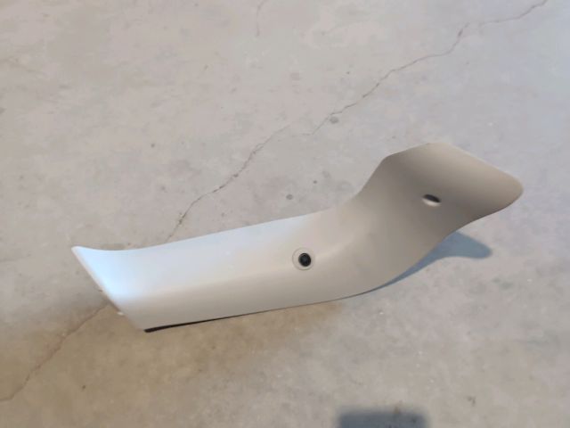 bontott RENAULT ZOE Csomagtérajtó Burkolat Felső