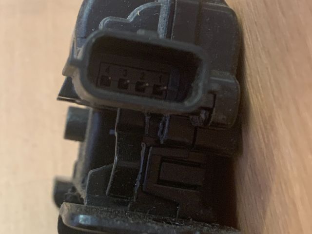 bontott RENAULT ZOE Csomagtérajtó Zárszerkezet