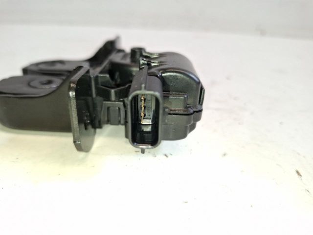 bontott RENAULT ZOE Csomagtérajtó Zárszerkezet