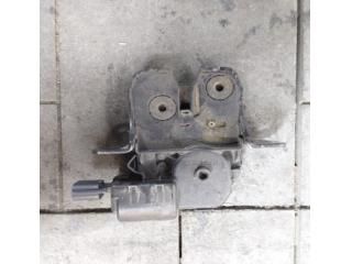 bontott RENAULT ZOE Csomagtérajtó Zárszerkezet