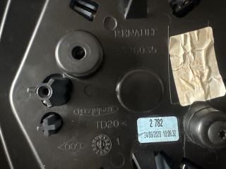 bontott RENAULT ZOE Első Embléma